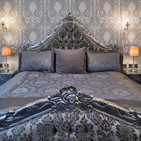 Szálloda Weetwood Hall Estate 4*