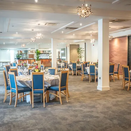 Weetwood Hall Estate 4*