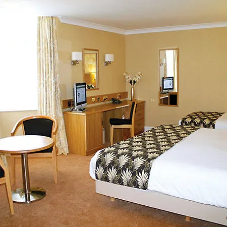 Weetwood Hall Estate 4*