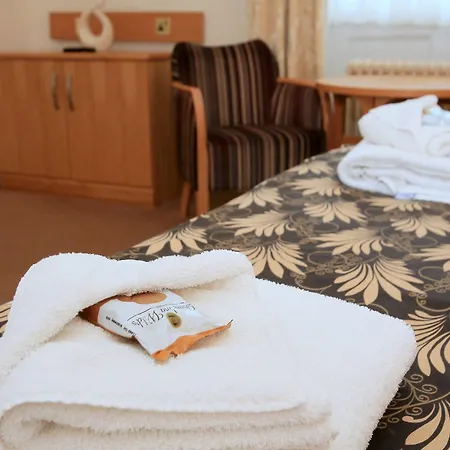 Weetwood Hall Estate Hotel Leeds (West Yorkshire)