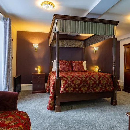 Weetwood Hall Estate Hotell