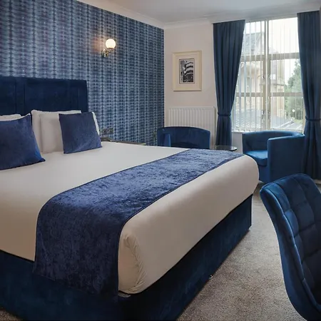 Weetwood Hall Estate 4*