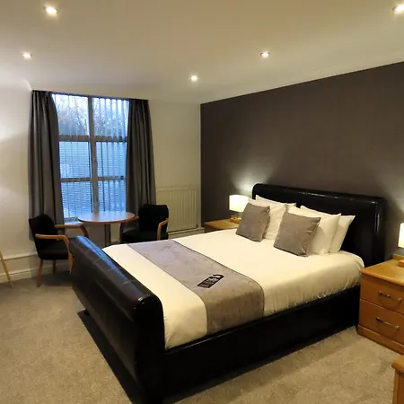 Weetwood Hall Estate 4*