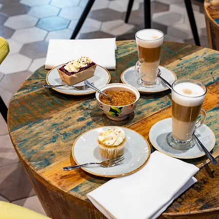 Weetwood Hall Estate Leeds (West Yorkshire)