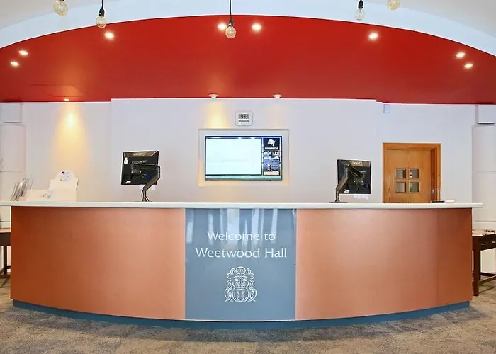 Weetwood Hall Estate ليدز