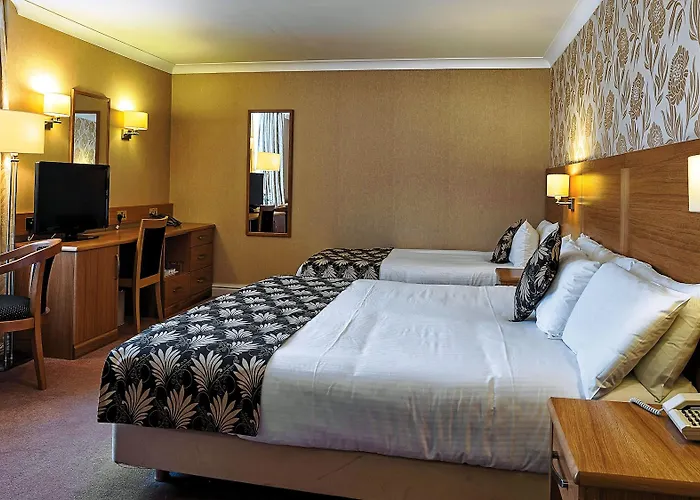 فندق Weetwood Hall Estate