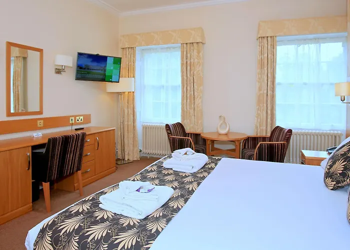 فندق Weetwood Hall Estate 4*