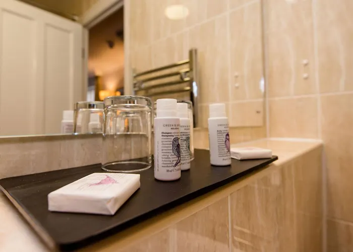 Weetwood Hall Estate ليدز