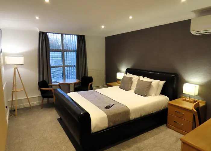 Weetwood Hall Estate 4*