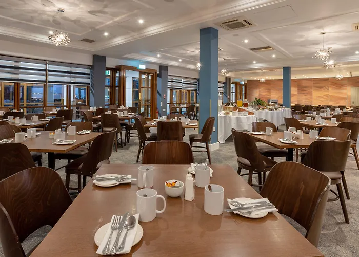 Weetwood Hall Estate Hotel Leeds (West Yorkshire)