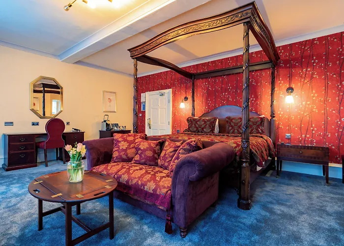 فندق Weetwood Hall Estate