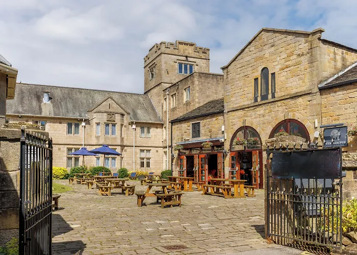 فندق Weetwood Hall Estate ليدز