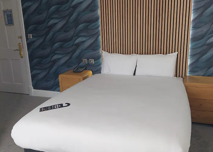 Weetwood Hall Estate Лидс