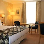 Weetwood Hall Estate 4*