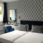 Weetwood Hall Estate 4*