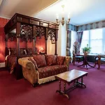Weetwood Hall Estate Leeds (West Yorkshire)