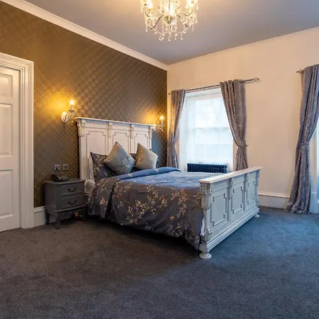 Weetwood Hall Estate Hotel 4*