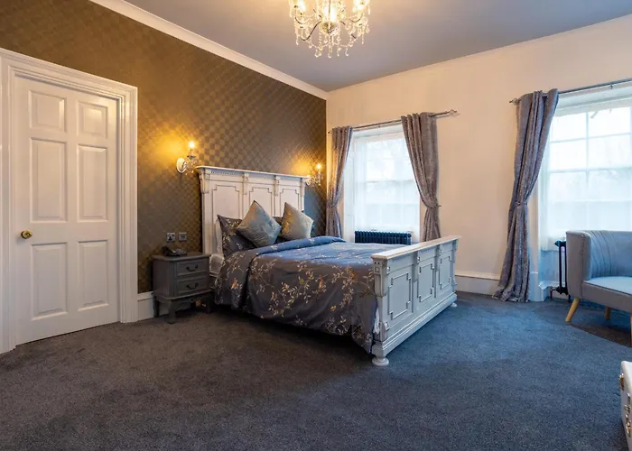 Weetwood Hall Estate Готель 4*